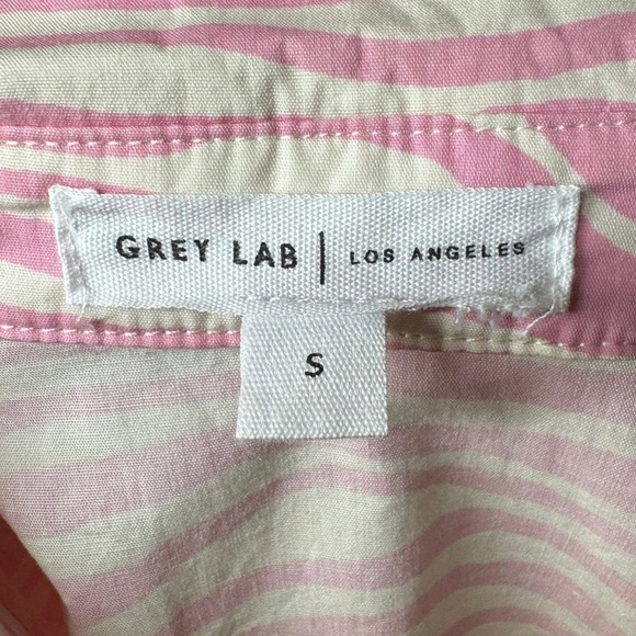 Grey Lab LA Zebra Animal Print Button Up Collared Pink Light Cream Shirt Size S - Picture 15 of 15